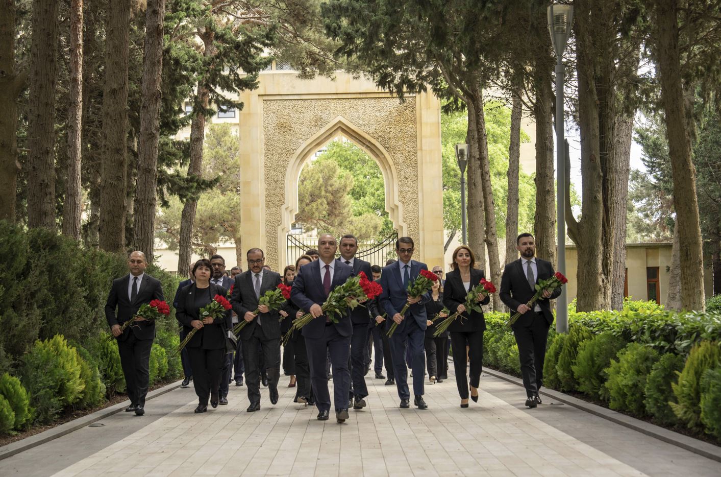 GL Group management pays tribute to Heydar Aliyev