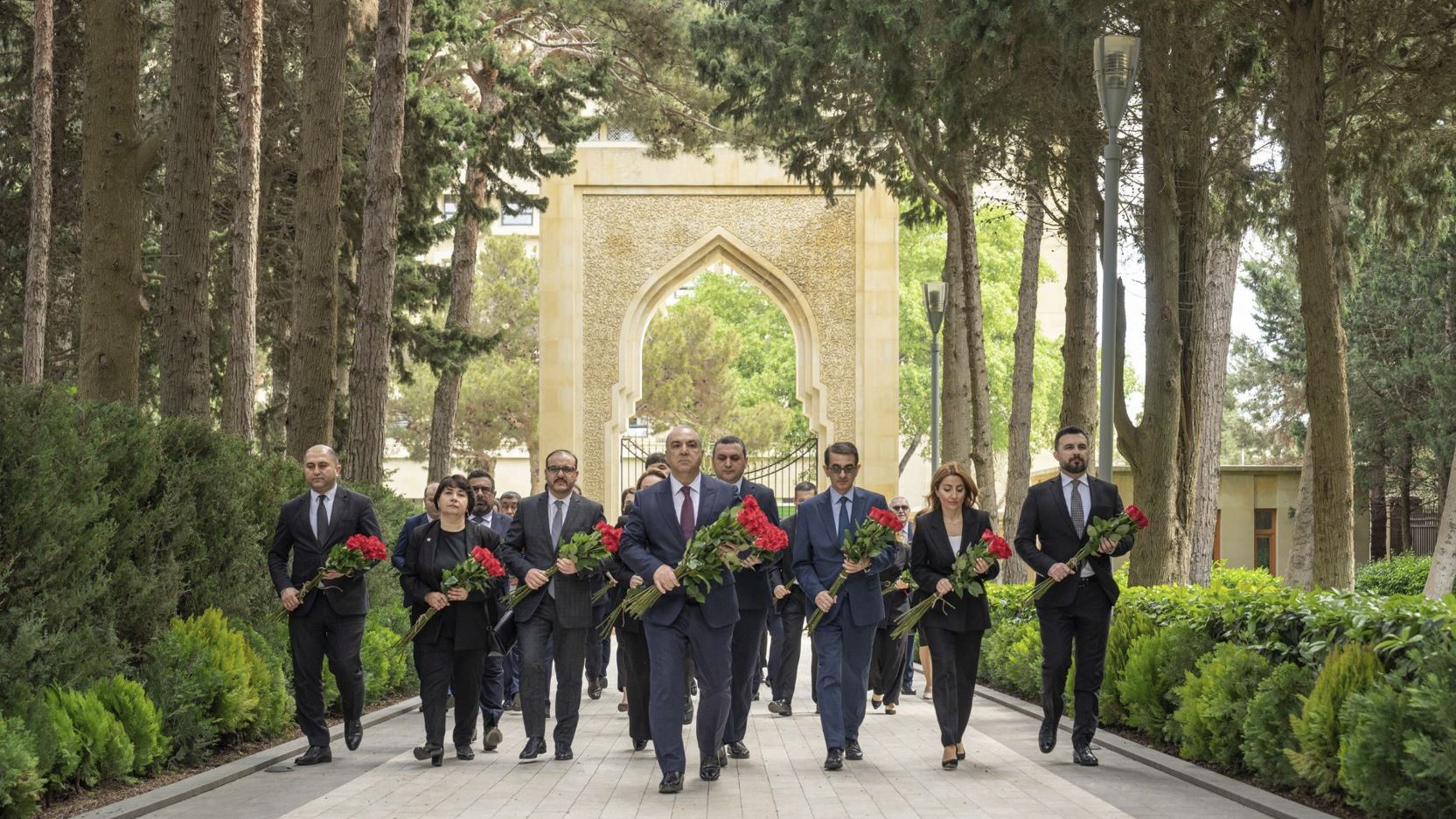 GL Group rəhbərliyi Heydər Əliyevin xatirəsini ehtiramla yad edib